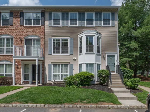 109 Chambord Ct, Hamilton, NJ 08619