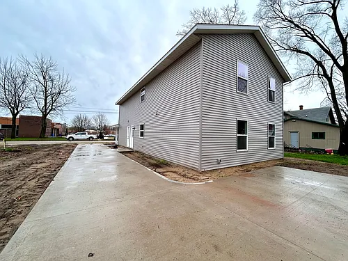 310 Allen Ave Photo 1