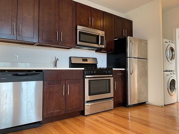 4th image of 21-81 38th St #329