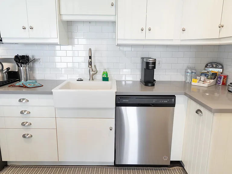 1058 Allen Ave — Photo 30