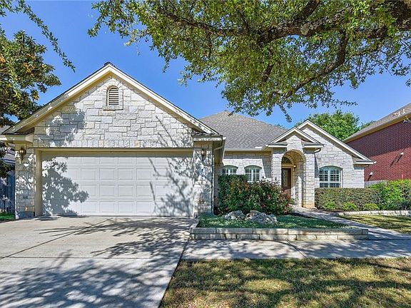 2nd image of 103 Tulip Trail Bnd