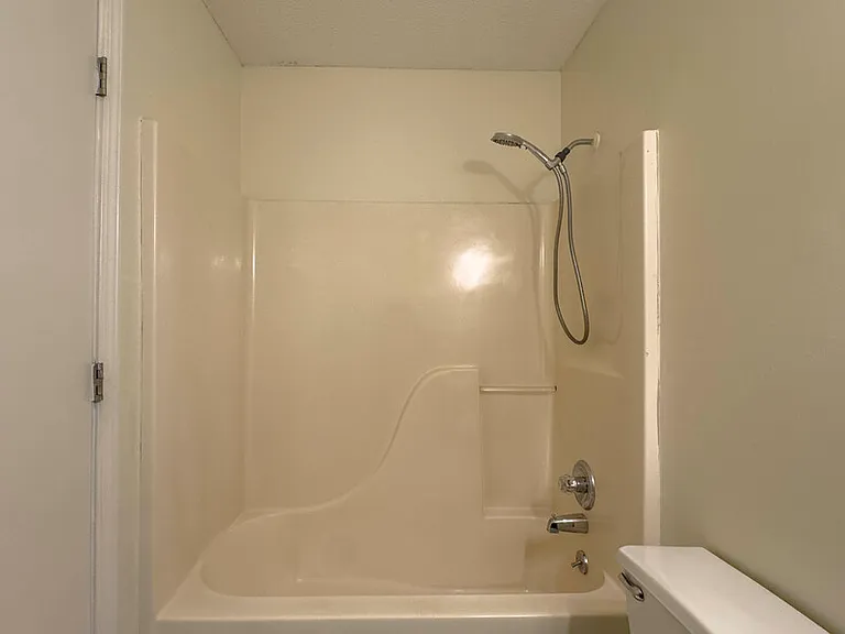 104 Waterford Dr — Photo 11