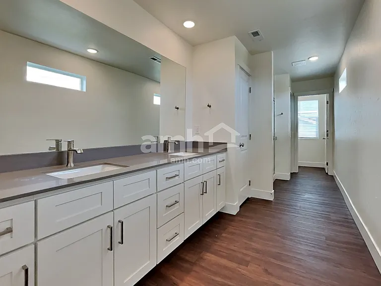 1320 N Alderleaf Ave — Photo 12