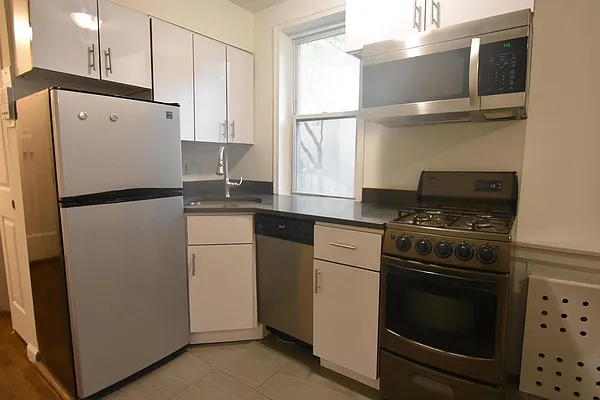 Rented by Bold New York | media 1