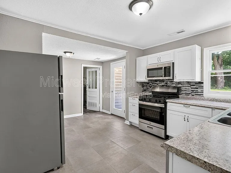 15 Marie Dr — Photo 5