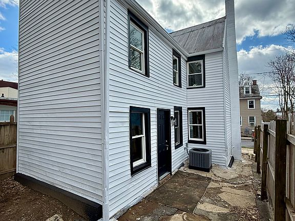 5th image of 37 E Filbert St