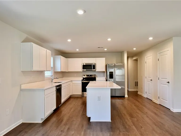 8421 Limerick Ln — Photo 9