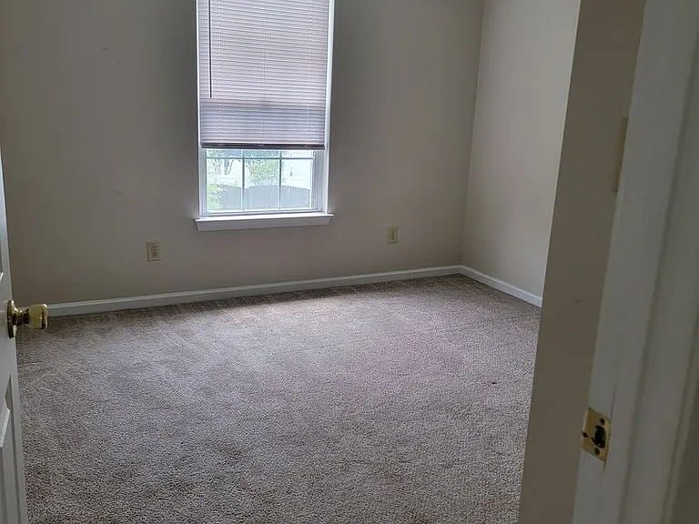 1110 Carriage Ct — Photo 8