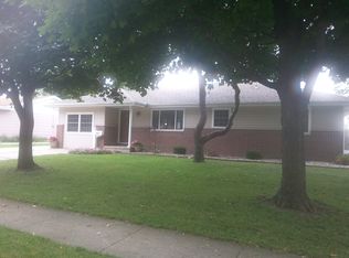 2321 Essex Ave, Mattoon, IL 61938