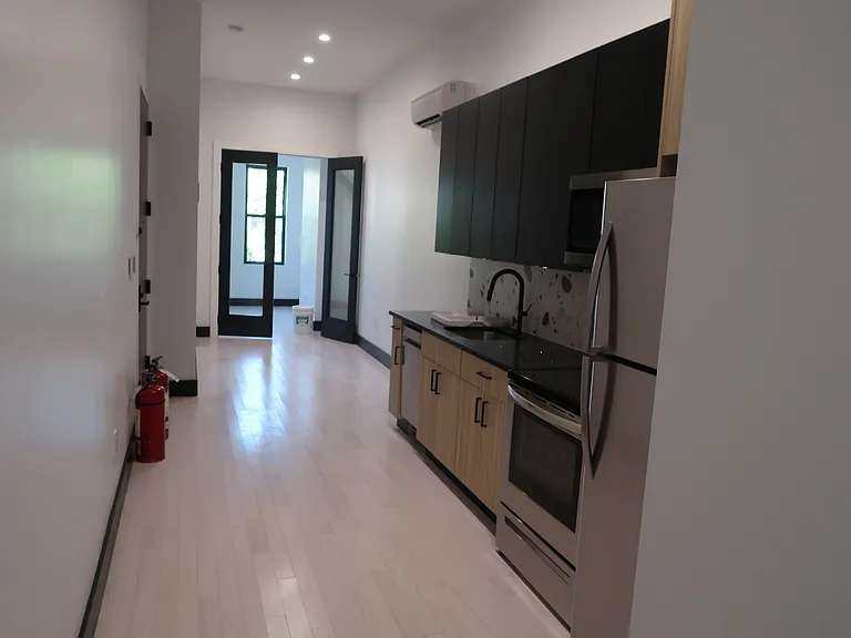 314 Harman St #2R — Photo 1