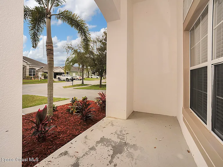 4859 Chastain Dr — Photo 3