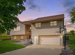 112 Robyn Rdg, Mount Horeb, WI 53572
