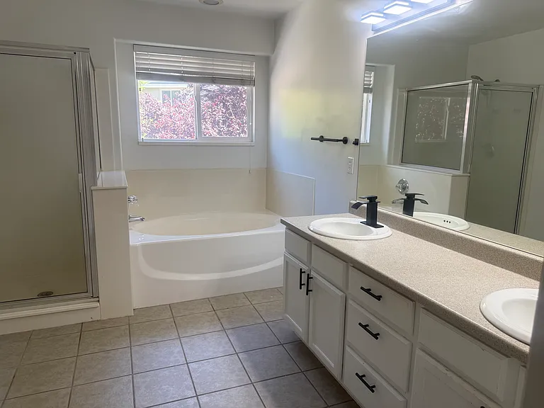 1159 S 1410 E — Photo 7
