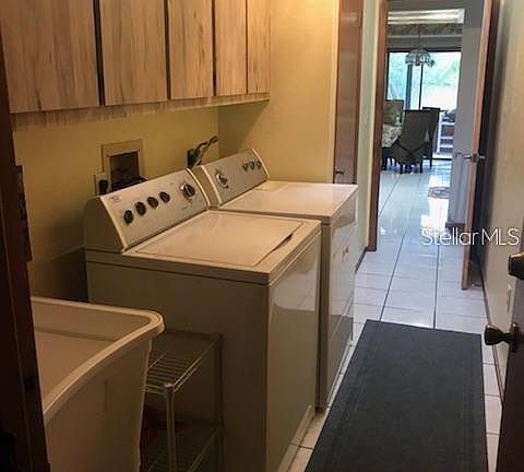 4th image of 8000 Woodbrook Ct