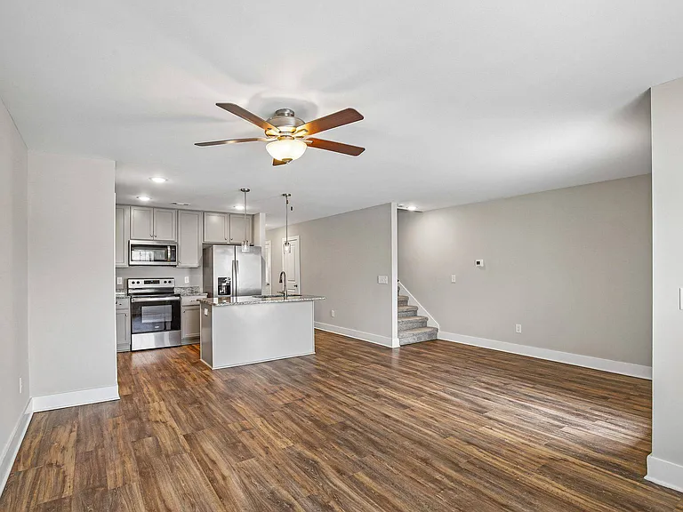 South Maple Townhomes — Photo 6