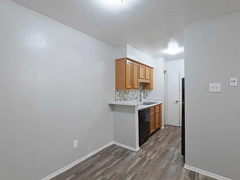 Ambassador Apartments — Photo 23