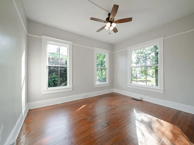 185 Clisby Pl — Photo 12