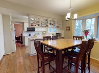 21700 E Valley Woods Dr, Beverly Hills, MI 48025