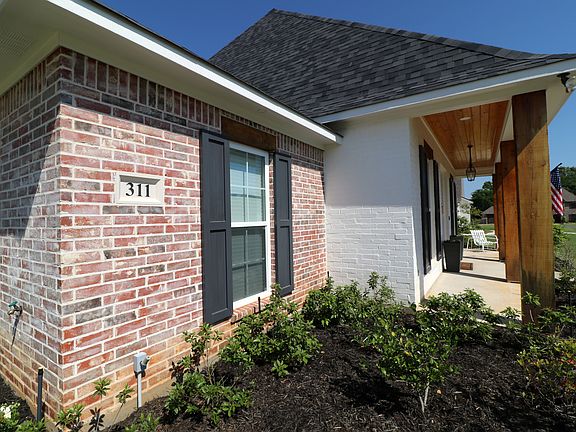 3rd image of 311 Donna Ln