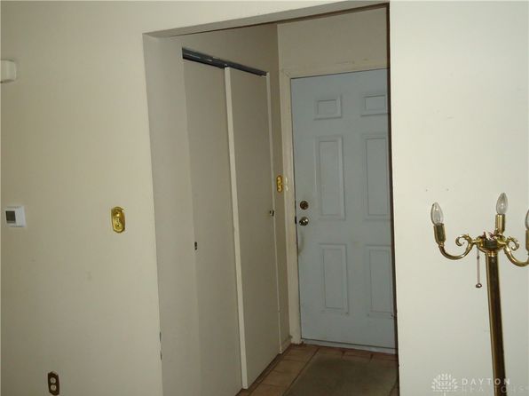 411 Liscum Dr, Dayton, OH 45417