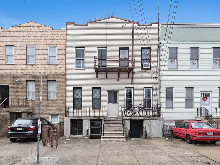 289 New York Ave #5 — Photo 9