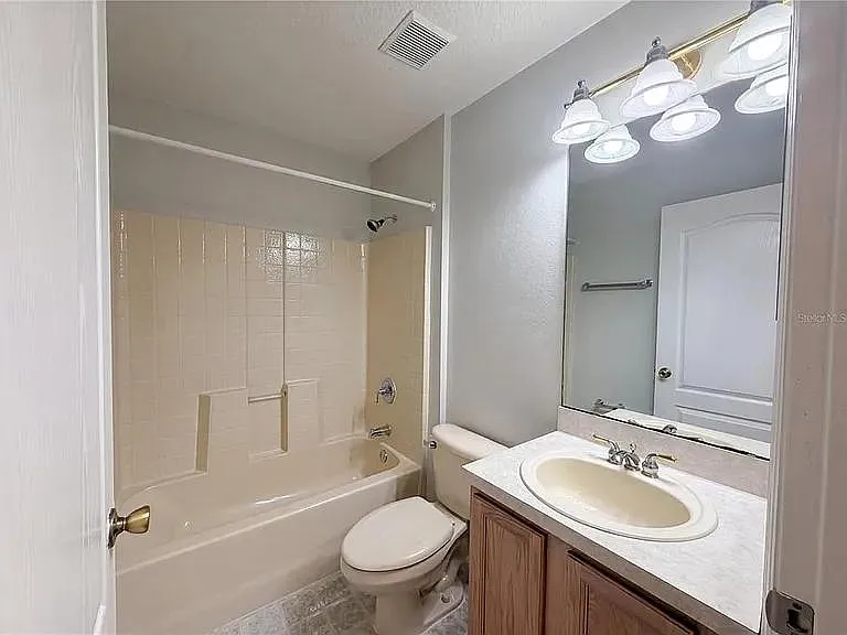 942 Windbrook Dr #1 — Photo 6