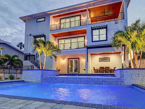 2nd image of 805 Harbor Dr
