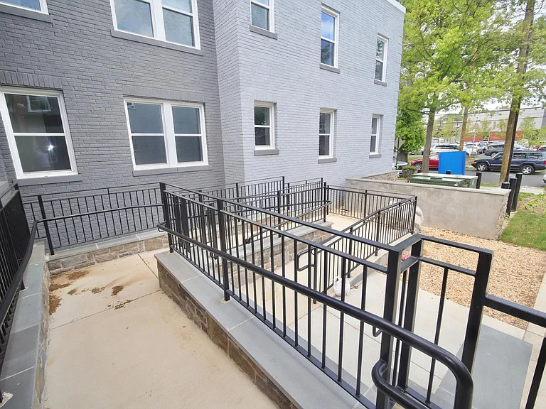 Hamilton St NW — Photo 15