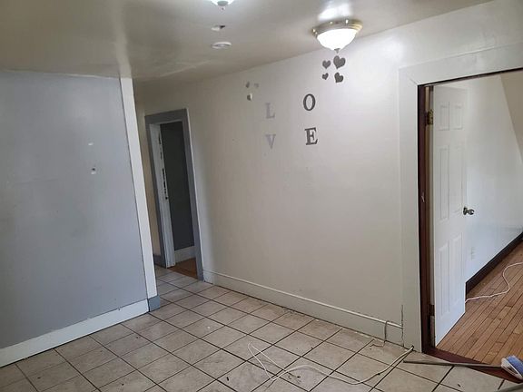 3rd image of 14 Clifton Ave Floor 3