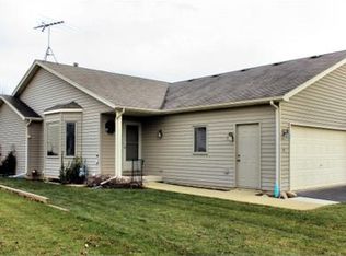 31 S Walnut Dr, North Aurora, IL 60542