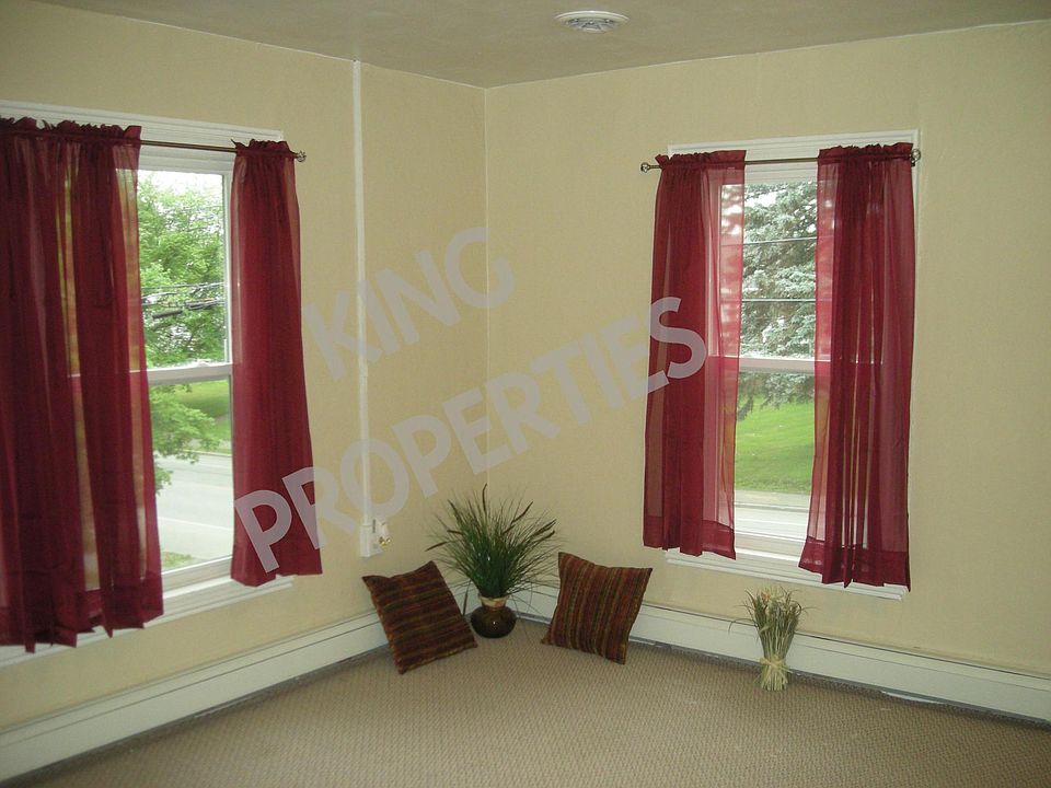 Unit 2, Living Room