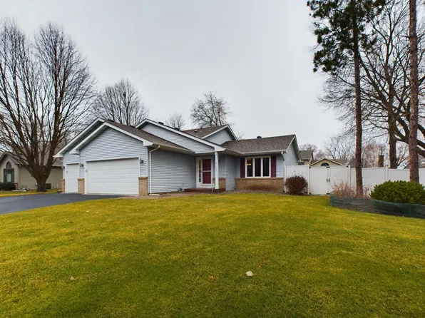 175 Parkview Dr, Lino Lakes, MN 55014