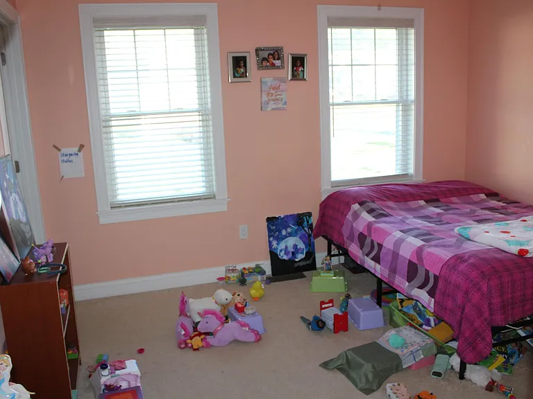 29 Apache Way — Photo 14
