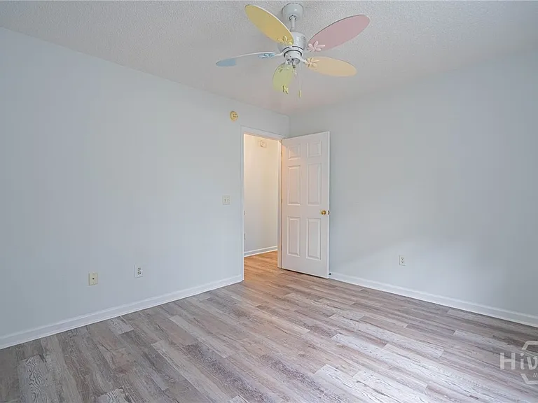 114 Laurens Ln — Photo 24