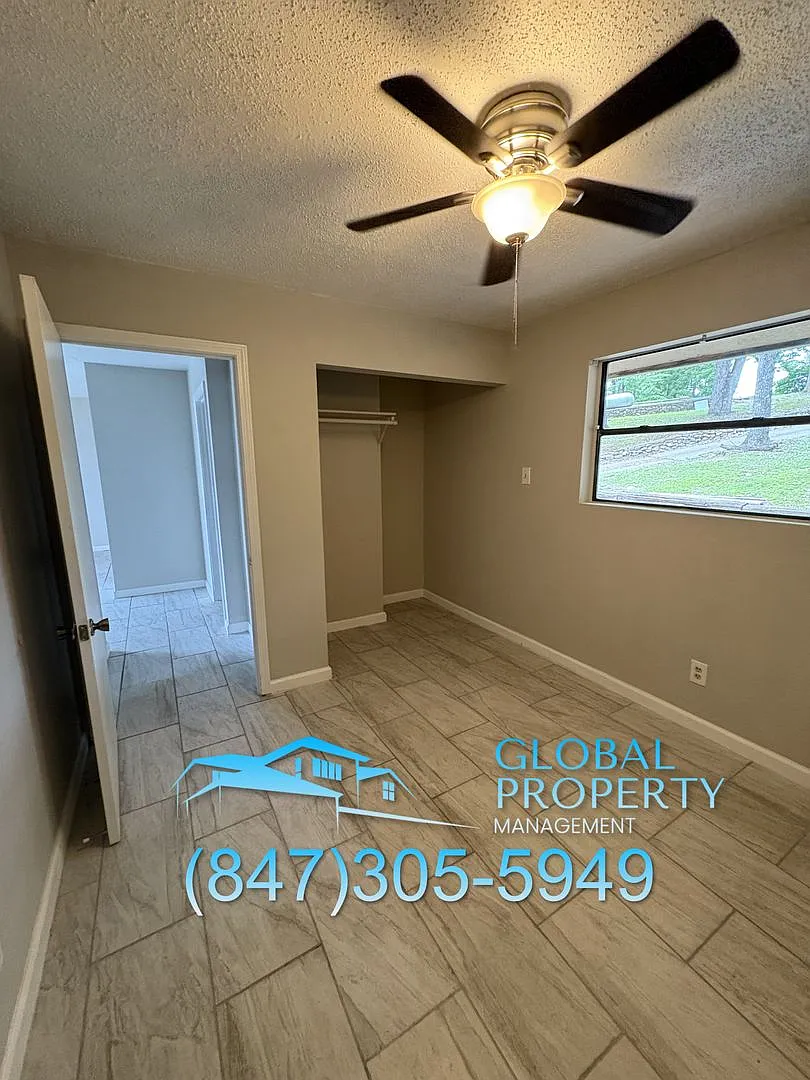 915 Shawnee Bend One — Photo 4