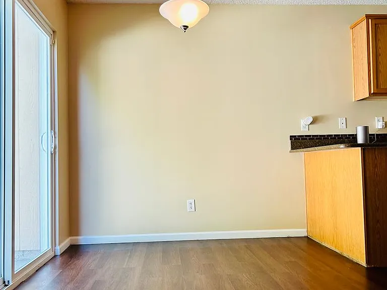 829 Whitetail Ct — Photo 4