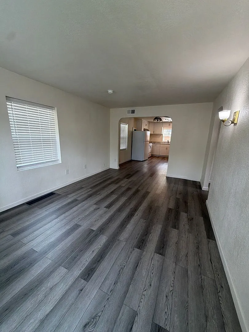 Freshly remodeled 3br 1ba, garage, LVP Flooring throughout. — Photo 1