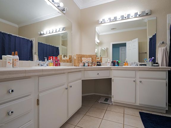 5th image of 13810 SUTTON PARK Drive N #122