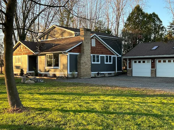 21805 28 Mile Rd, Ray, MI 48096