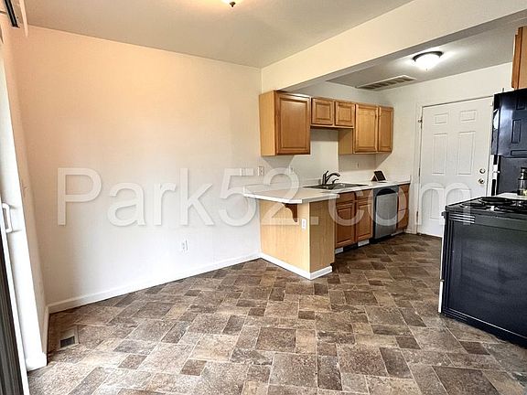 3rd image of 112 126th St E