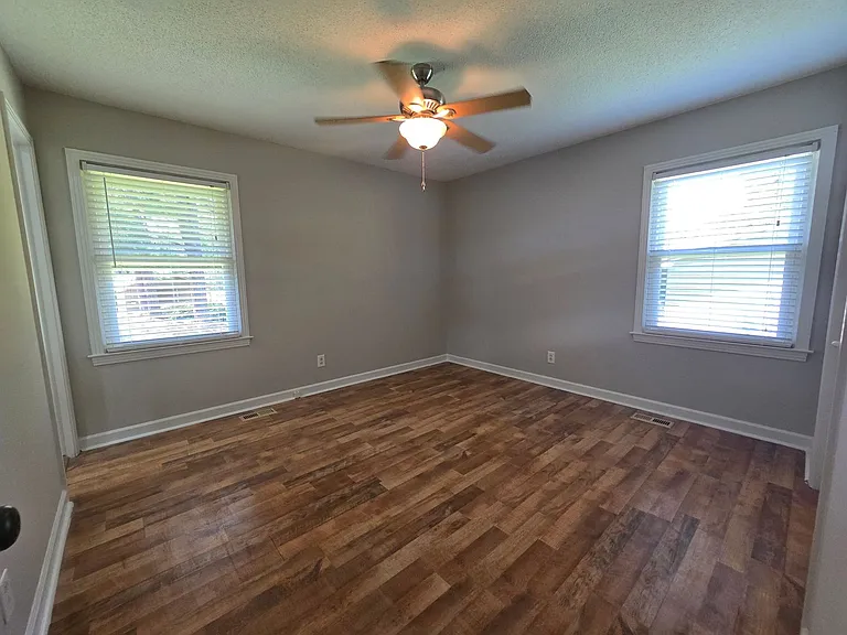 120 Milton Ave — Photo 15