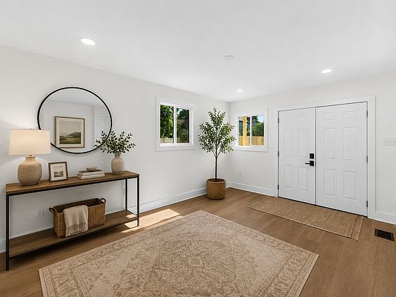 3rd image of 111 Lewis St