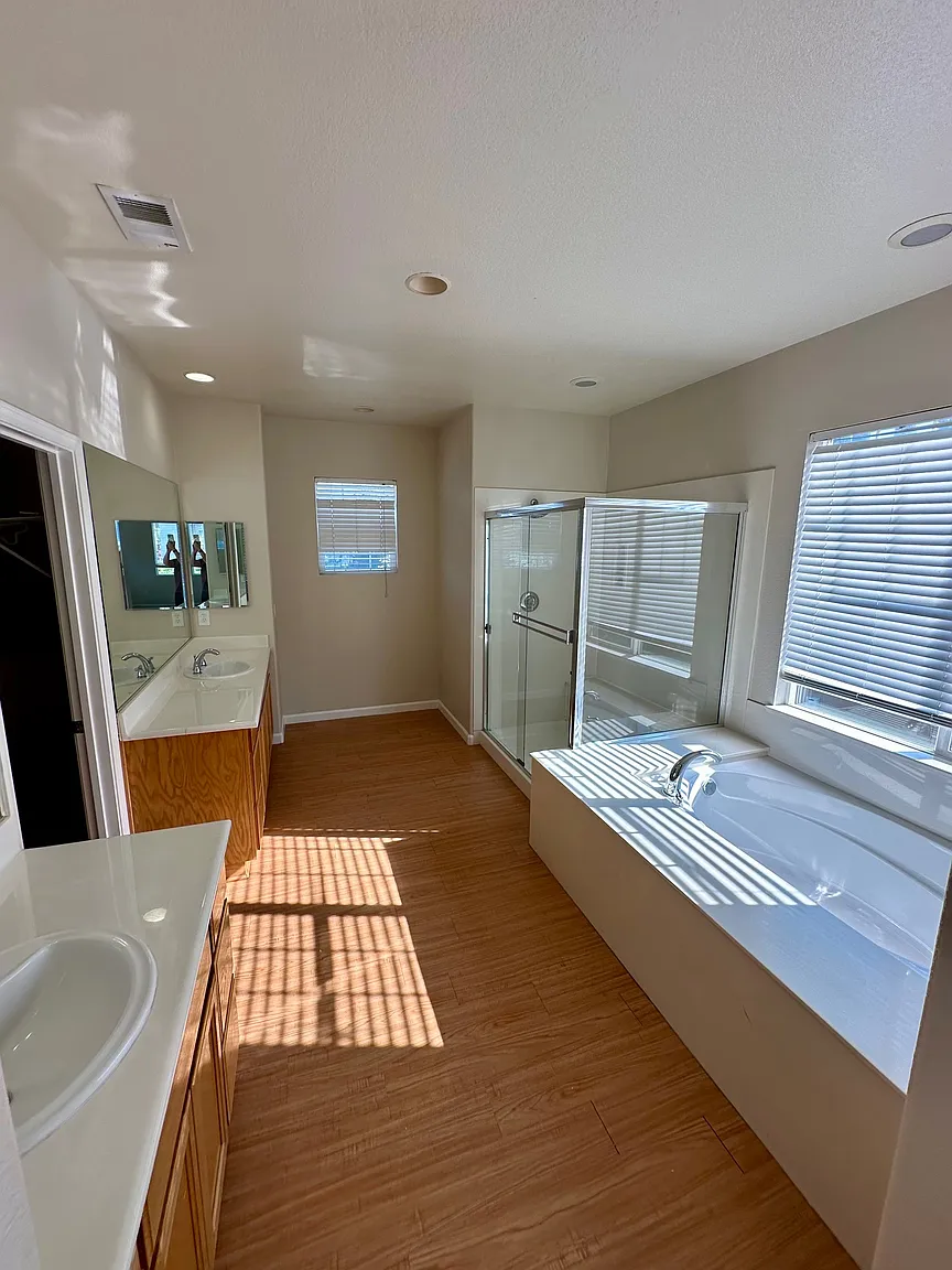 2886 Bay Ct photo 1