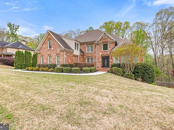 3rd image of 138 Fountainhead Dr