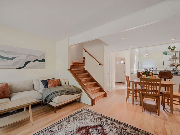 2nd image of 3015 Edison Ct