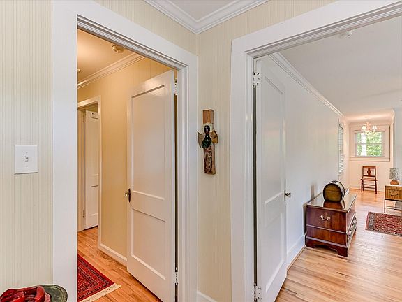 5th image of 108 W Woodlawn Ave