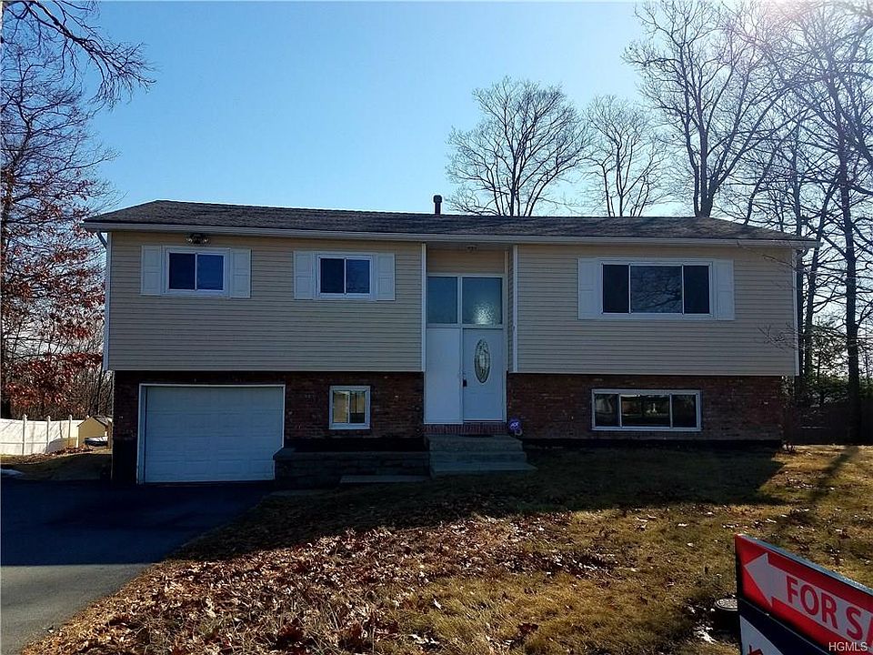 1st image of 15 Canterbury Dr