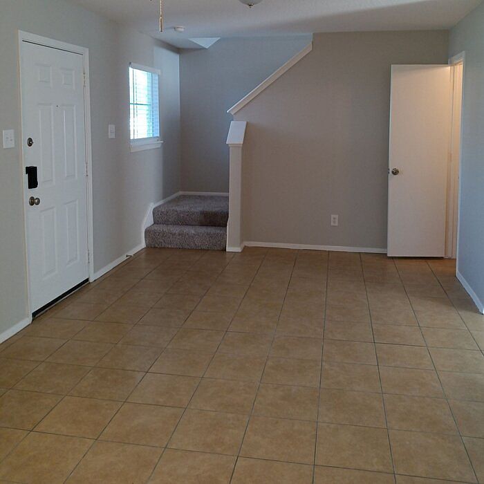 2nd image of 6305 Settlers Square Ln