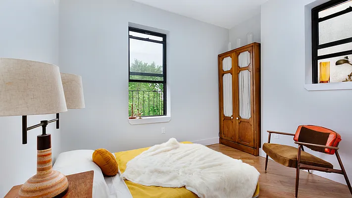 Rented by Nooklyn NYC LLC | media 19