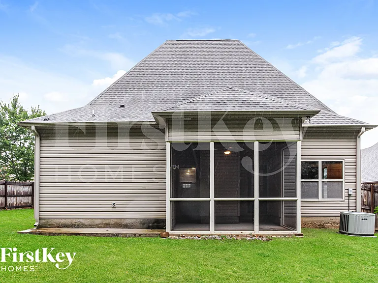 2067 Kerry Cir — Photo 18